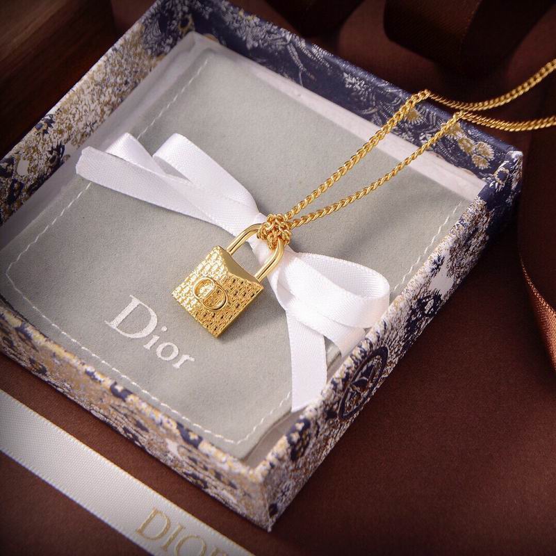 Dior Necklace 01lyr12